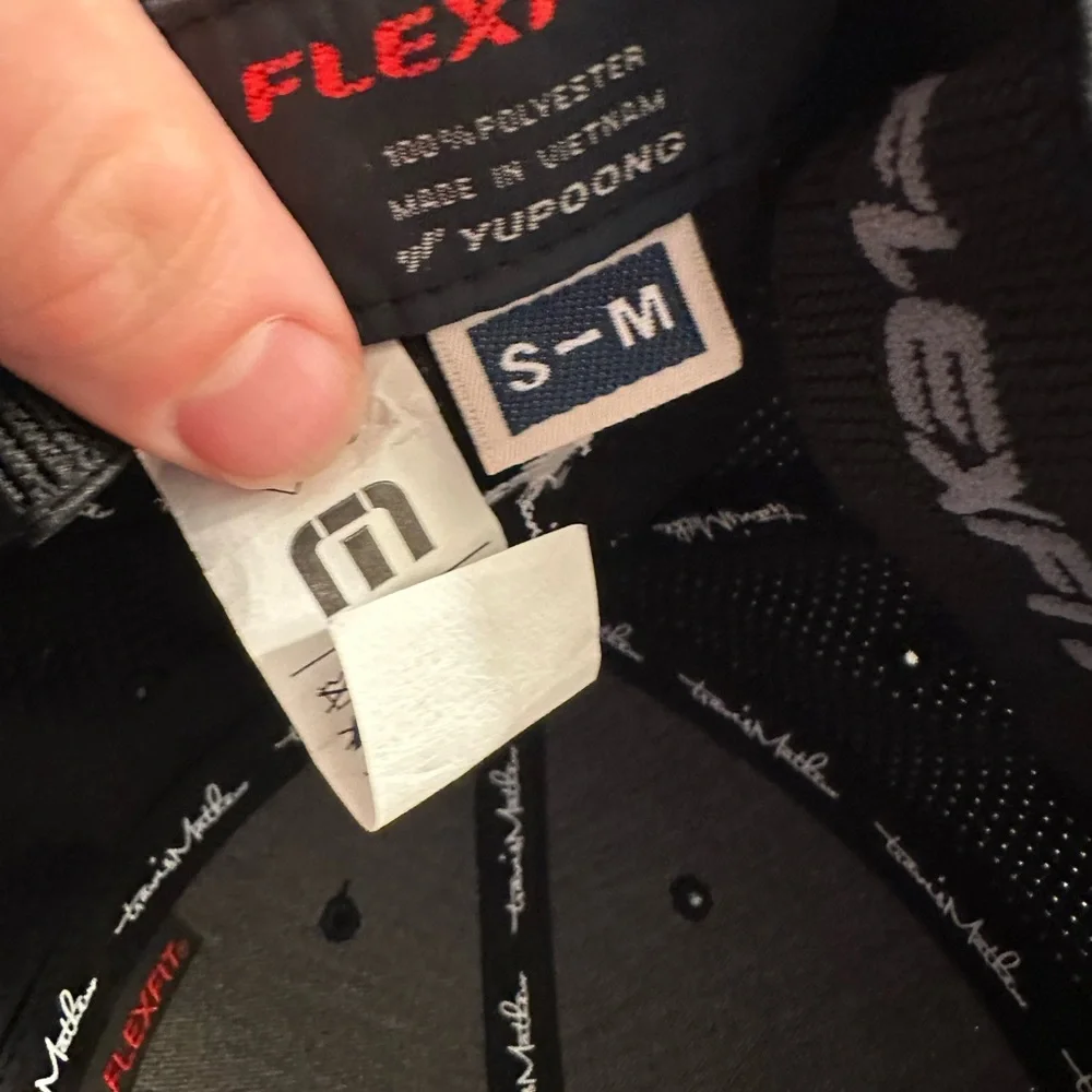 Travis Mathew Fitted Black Hat - Picture 4 of 4